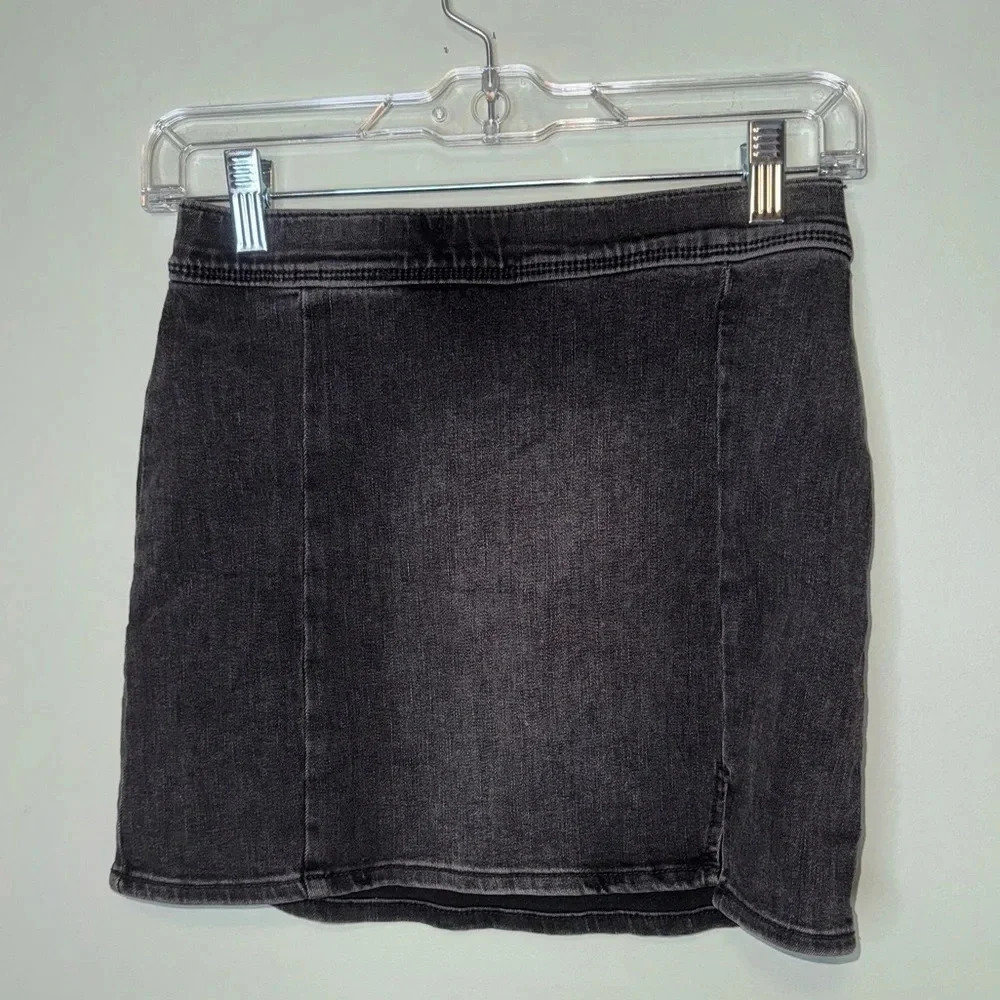 Abercrombie kids black denim mini skirt size 11/12